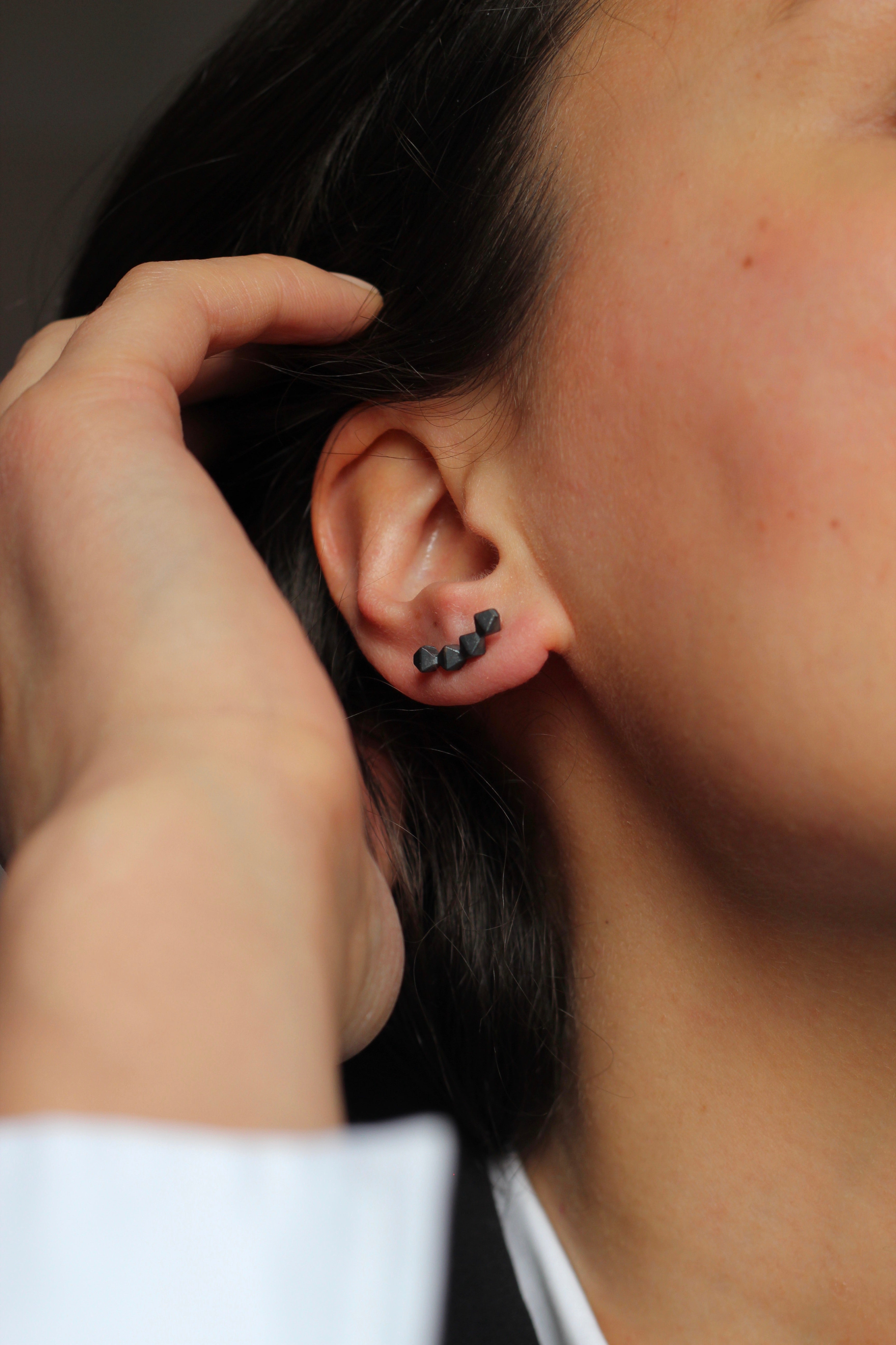 Black Pyra Ear Climber