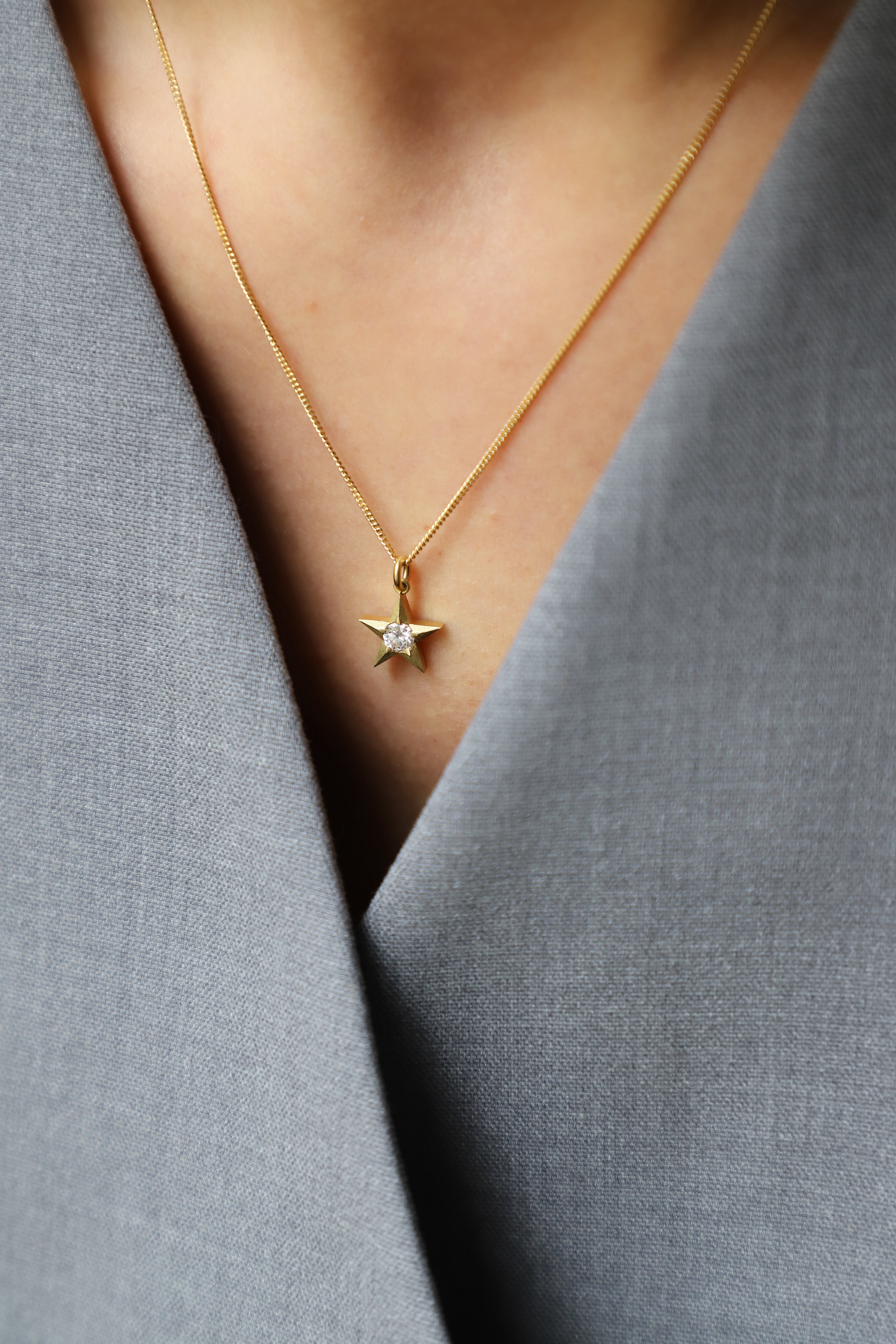 Stella 18ct Gold Star Necklace with Diamonds